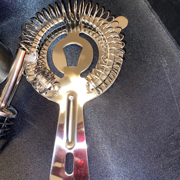 4 Bar tools: strainer, pourer, aerator, stopper - Picture 2 of 13